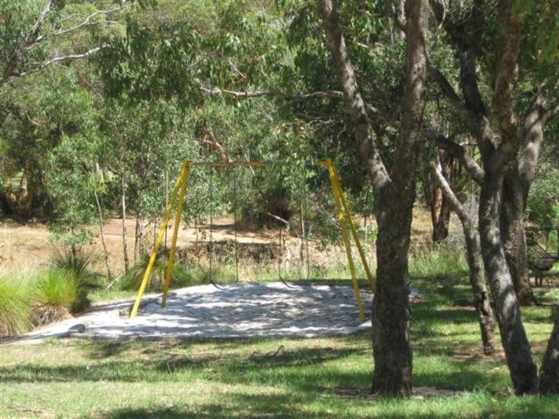 7 Wangalla Road, Koongamia WA 6056