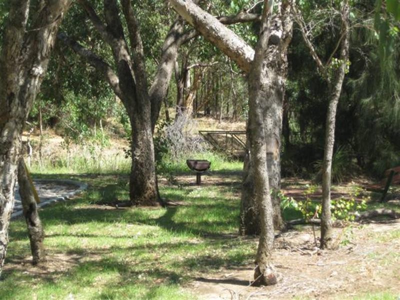 7 Wangalla Road, Koongamia WA 6056