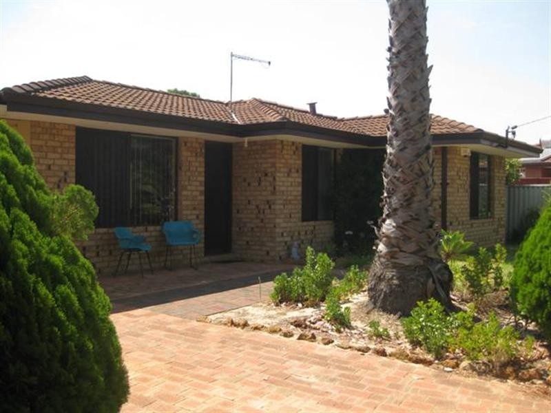 24 Kingston Place, Midland WA 6056