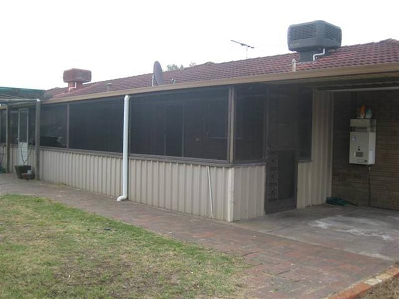 1A Blackadder Road, Swan View WA 6056