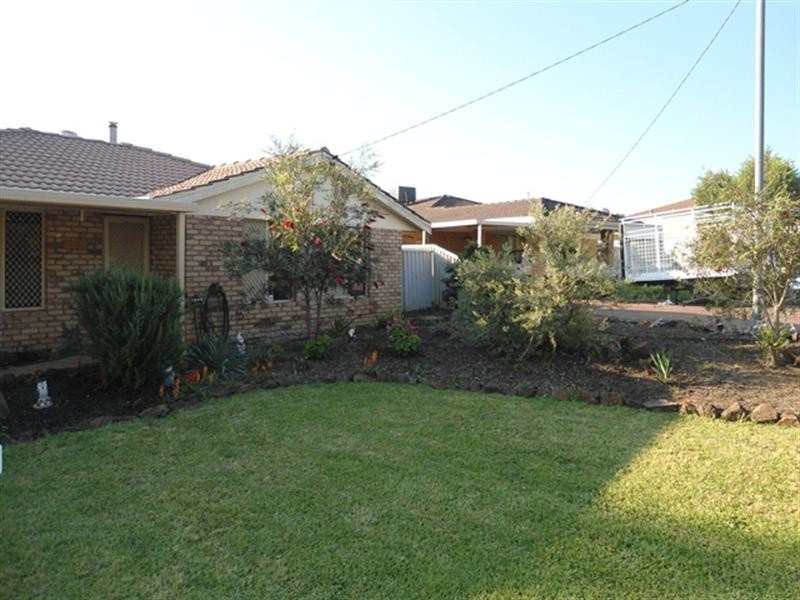 49 Reynolds Close, Swan View WA 6056