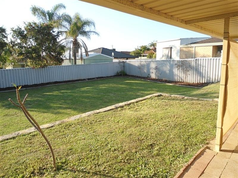 49 Reynolds Close, Swan View WA 6056