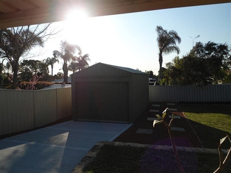 49 Reynolds Close, Swan View WA 6056