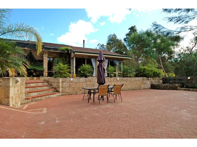 22 Cockatoo Drive, Mundaring WA 6073
