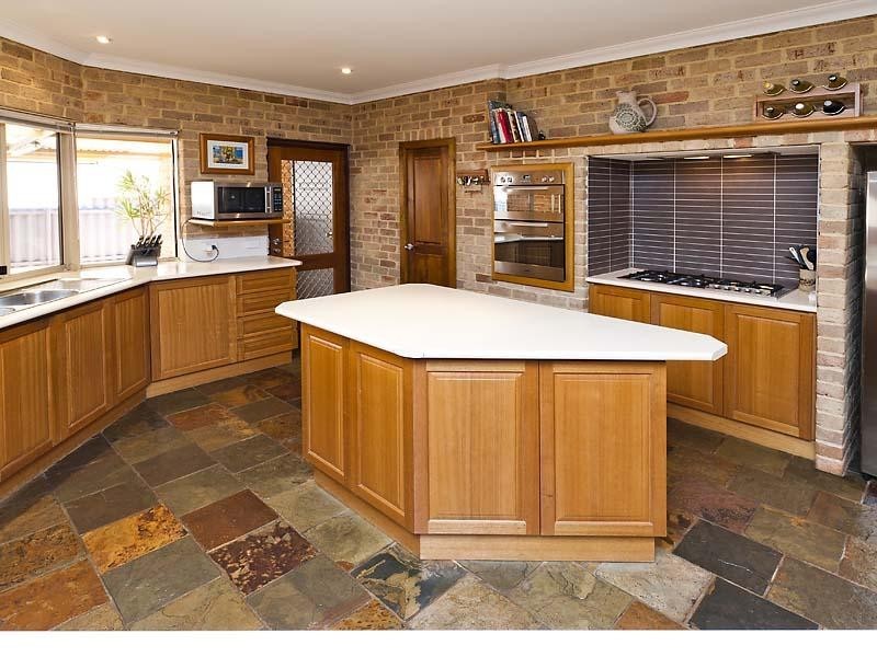 64 Gallipoli Drive, Greenmount WA 6056