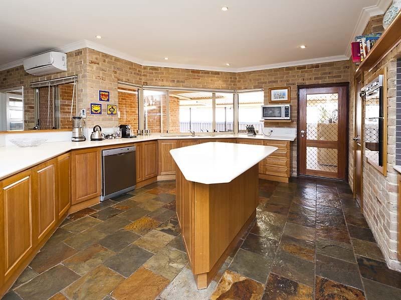 64 Gallipoli Drive, Greenmount WA 6056