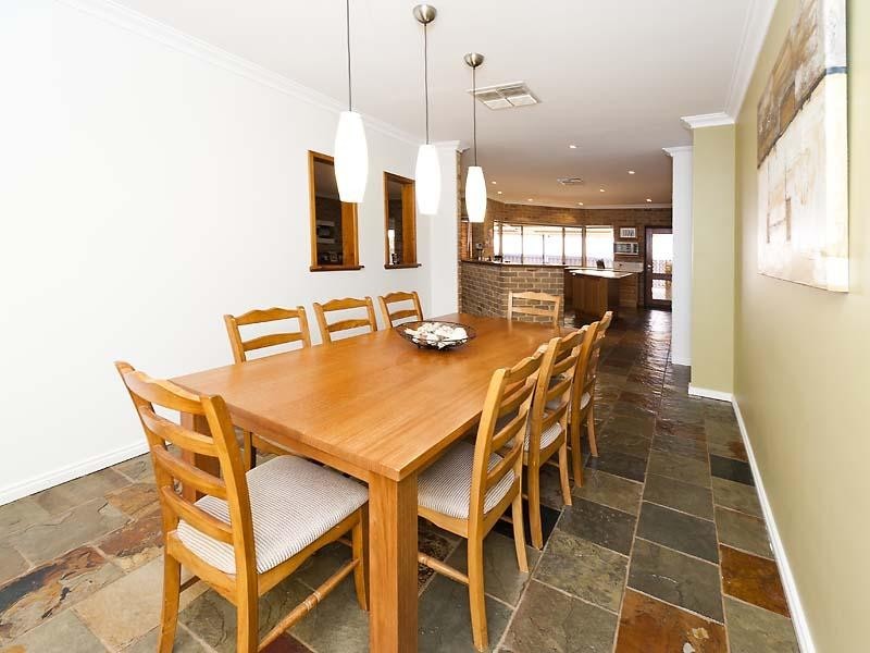 64 Gallipoli Drive, Greenmount WA 6056