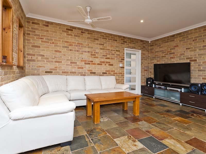 64 Gallipoli Drive, Greenmount WA 6056