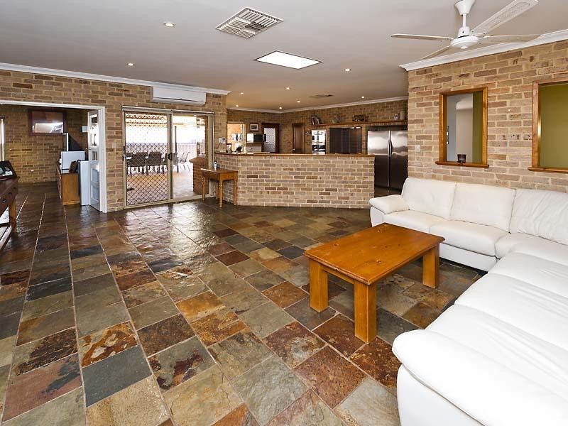 64 Gallipoli Drive, Greenmount WA 6056