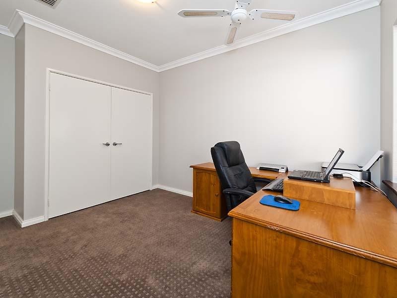 64 Gallipoli Drive, Greenmount WA 6056