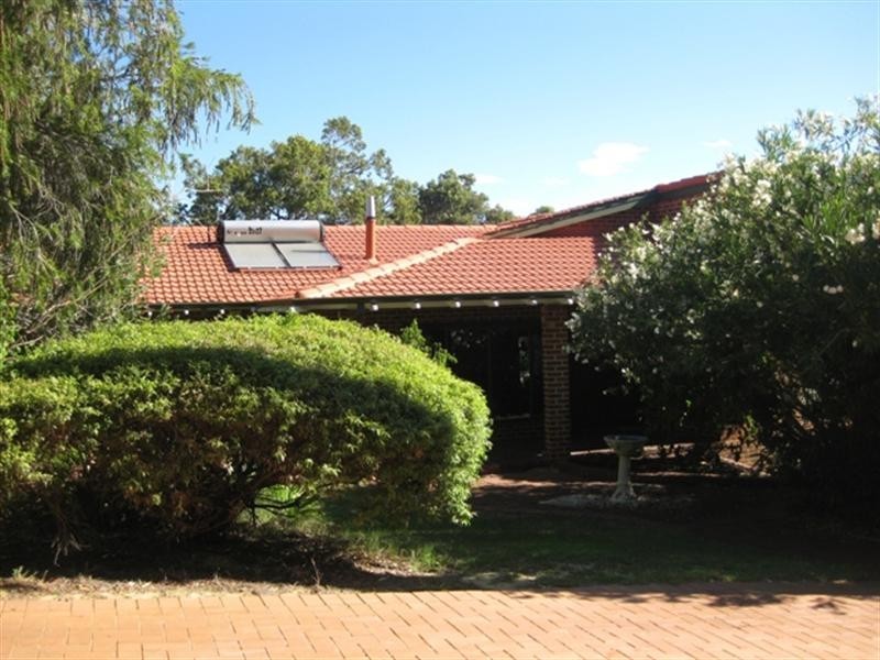 2 Fischer Road, Darlington WA 6070