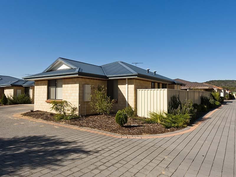 9,132 Clayton Street, Bellevue WA 6056