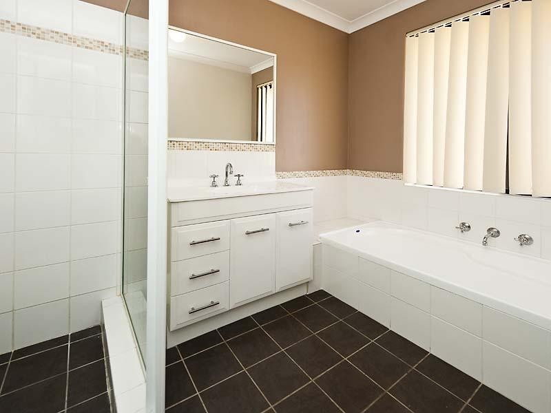 9,132 Clayton Street, Bellevue WA 6056