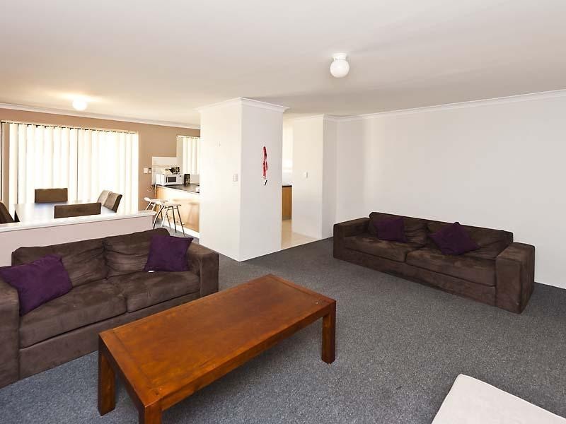 9,132 Clayton Street, Bellevue WA 6056