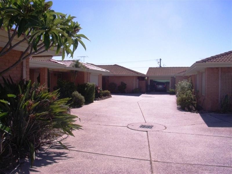 6/1 Park Road, Midvale WA 6056