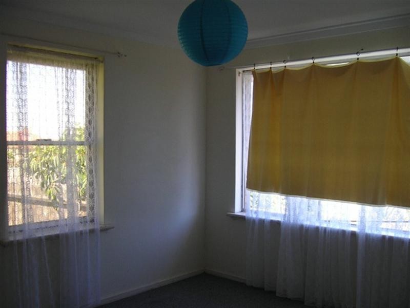 16 Bladon Way, Swan View WA 6056