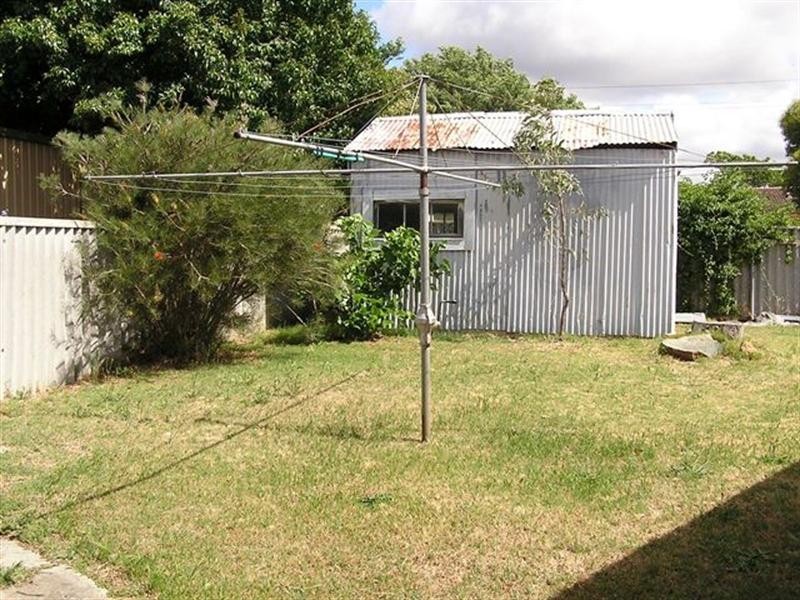 16 Bladon Way, Swan View WA 6056