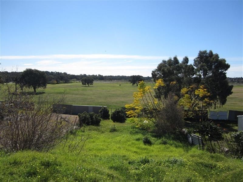 12 Bayley Street, Woodbridge WA 6056