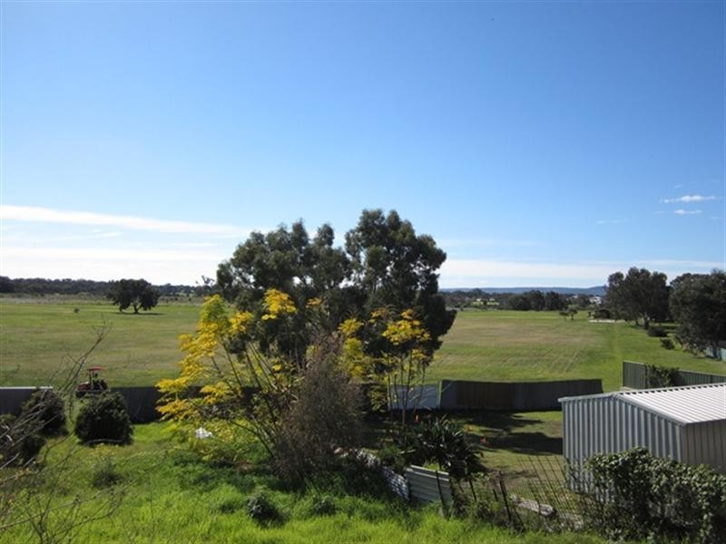 12 Bayley Street, Woodbridge WA 6056