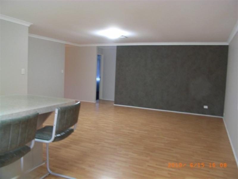 118 Lakeside Drive, Helena Valley WA 6056