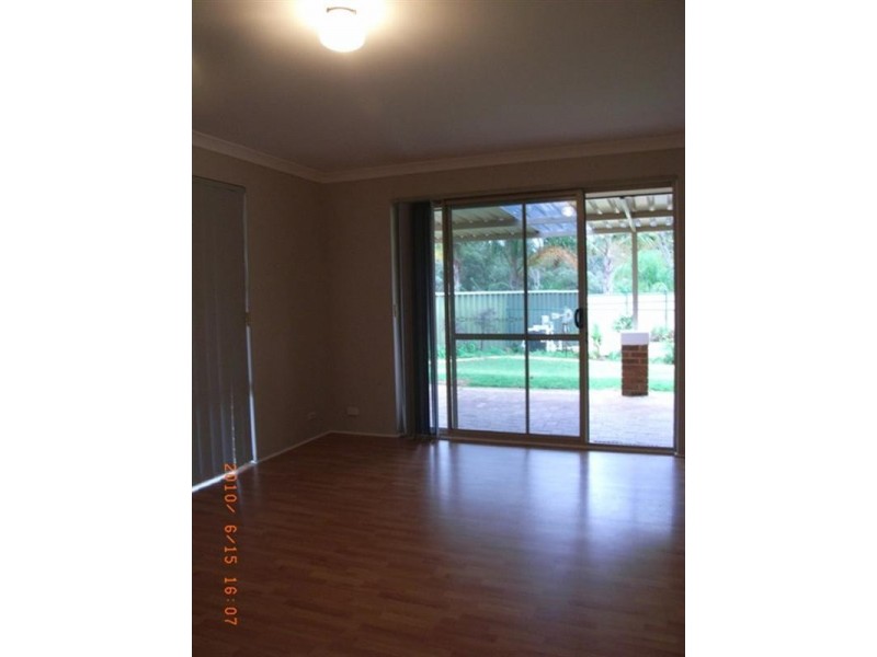 118 Lakeside Drive, Helena Valley WA 6056