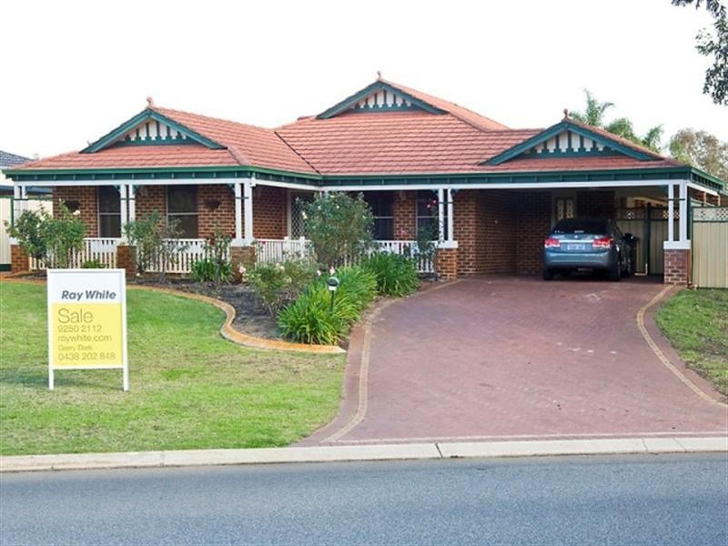 118 Lakeside Drive, Helena Valley WA 6056