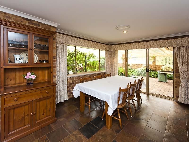 9 Winston Crescent, Viveash WA 6056