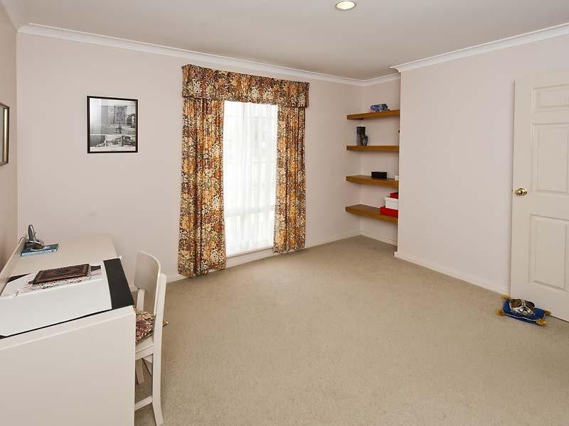 9 Winston Crescent, Viveash WA 6056