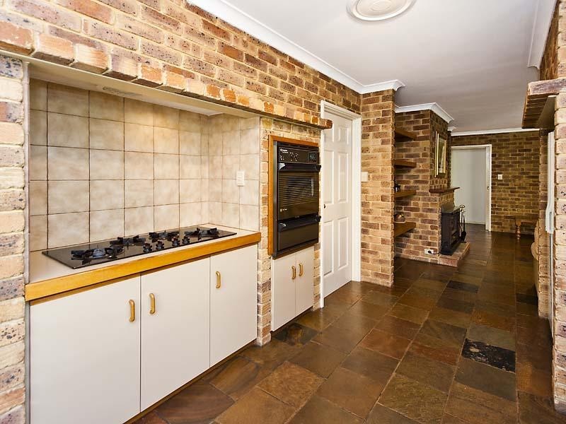 9 Winston Crescent, Viveash WA 6056