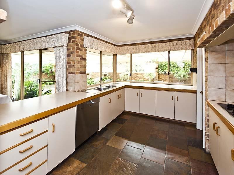 9 Winston Crescent, Viveash WA 6056