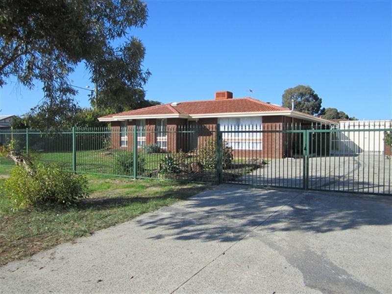 10 Salisbury Road, Midvale WA 6056