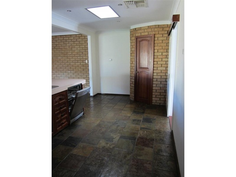 10 Salisbury Road, Midvale WA 6056