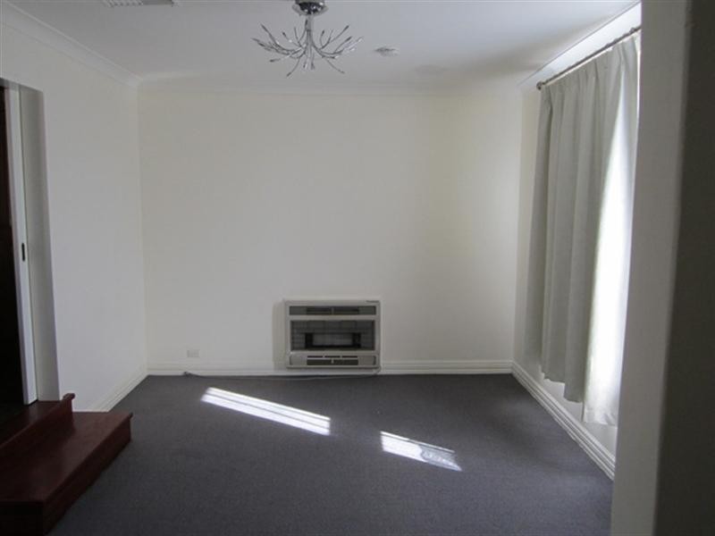 10 Salisbury Road, Midvale WA 6056