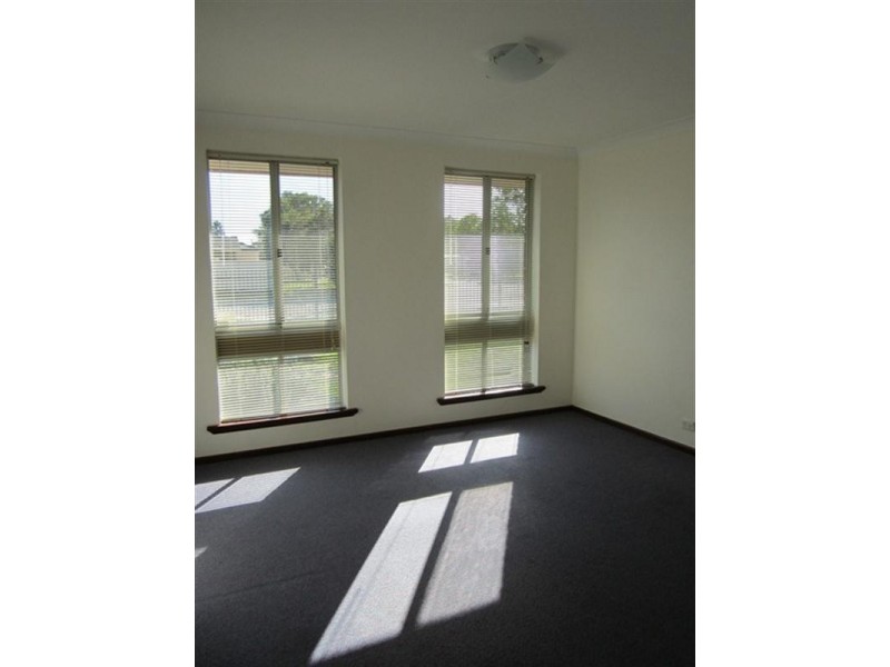 10 Salisbury Road, Midvale WA 6056