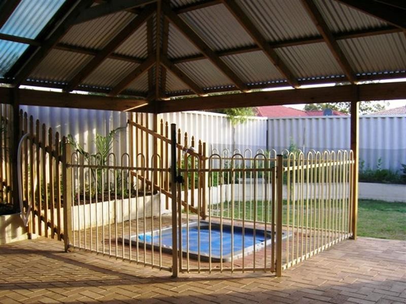 11 Yanderra Court, Stratton WA 6056