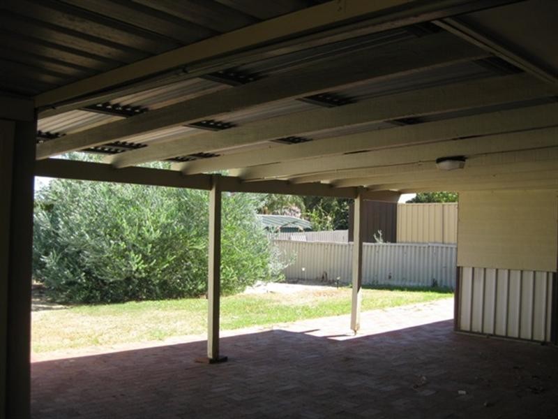 5 Redgum Lane, Swan View WA 6056