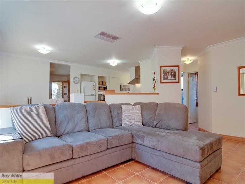 37 Sorrento Turn, Ellenbrook WA 6069