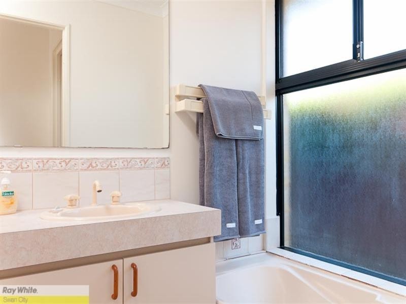 37 Sorrento Turn, Ellenbrook WA 6069