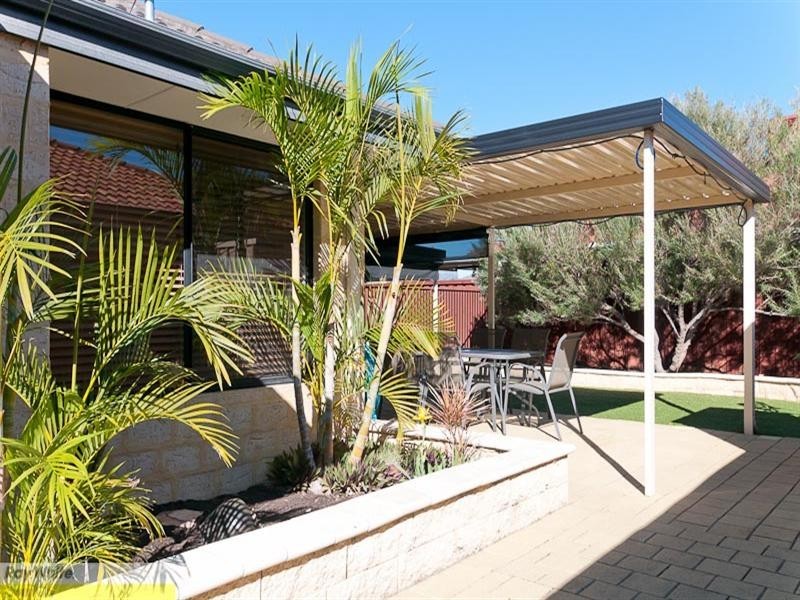 37 Sorrento Turn, Ellenbrook WA 6069