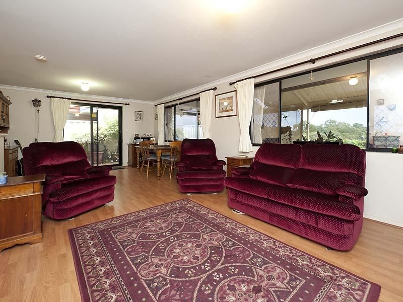 28/11 Elvire Street, Viveash WA 6056