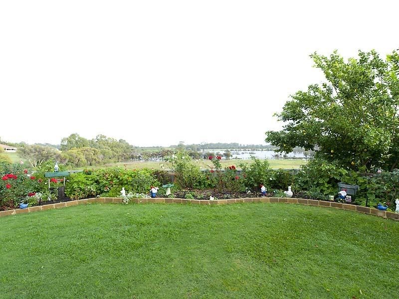 28/11 Elvire Street, Viveash WA 6056