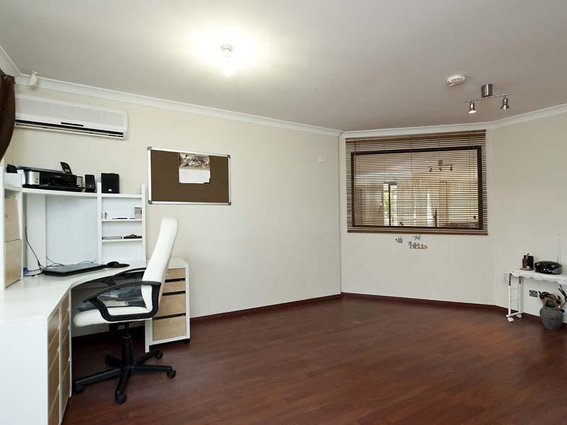 31 Pensacola Avenue, Caversham WA 6055