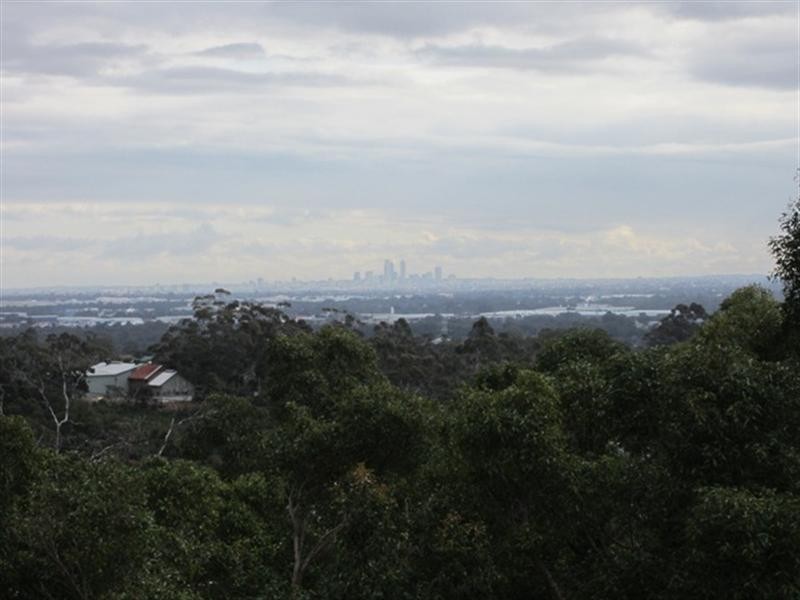 15 Boorabilla Way, Greenmount WA 6056
