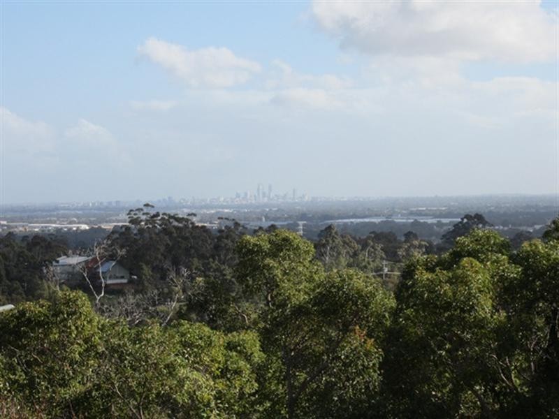 15 Boorabilla Way, Greenmount WA 6056