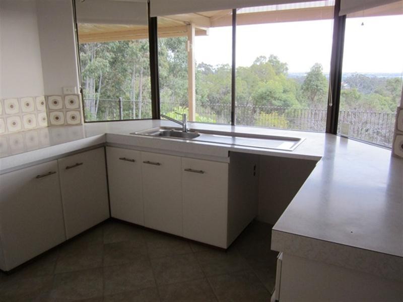 15 Boorabilla Way, Greenmount WA 6056
