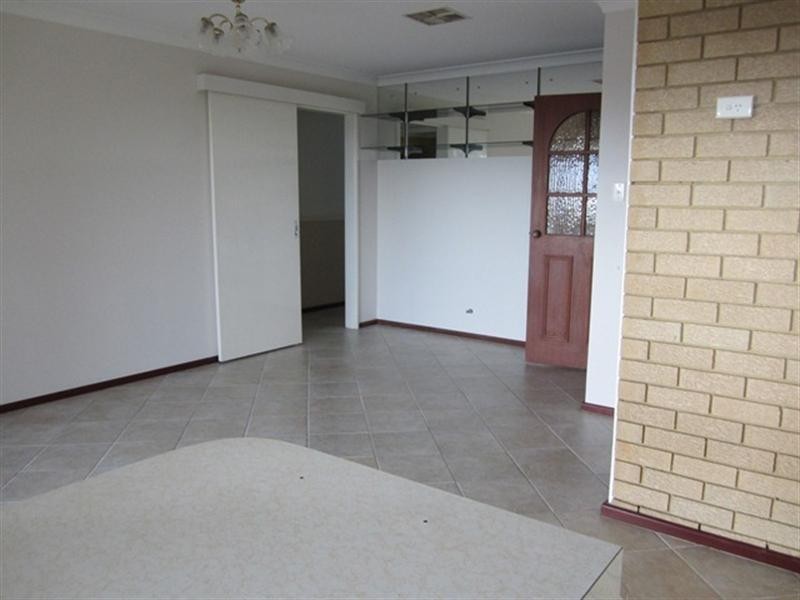 15 Boorabilla Way, Greenmount WA 6056