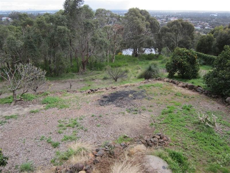 15 Boorabilla Way, Greenmount WA 6056