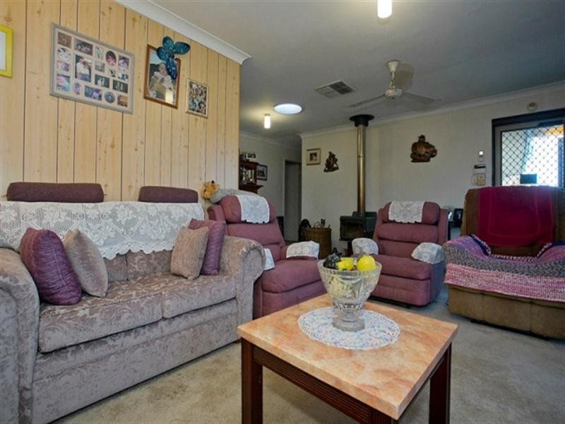 16 Bishop Road, Middle Swan WA 6056