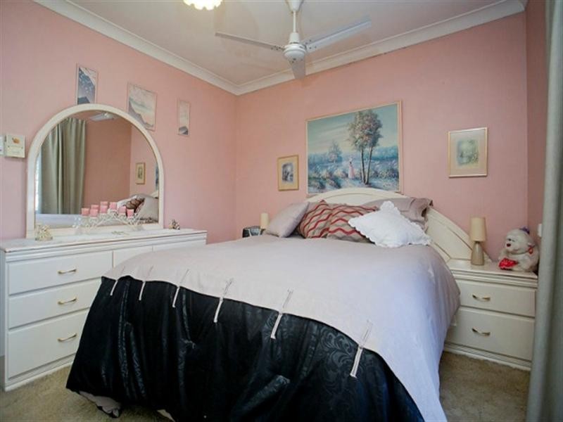 16 Bishop Road, Middle Swan WA 6056