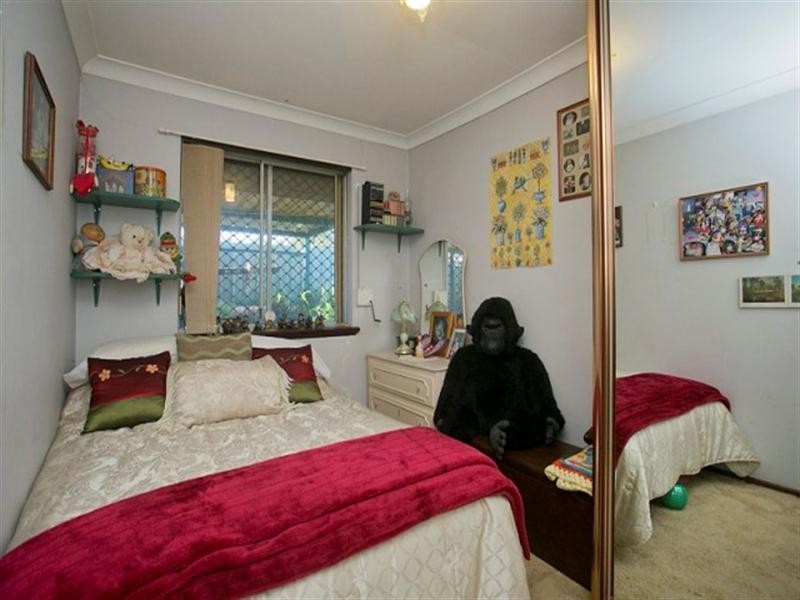 16 Bishop Road, Middle Swan WA 6056
